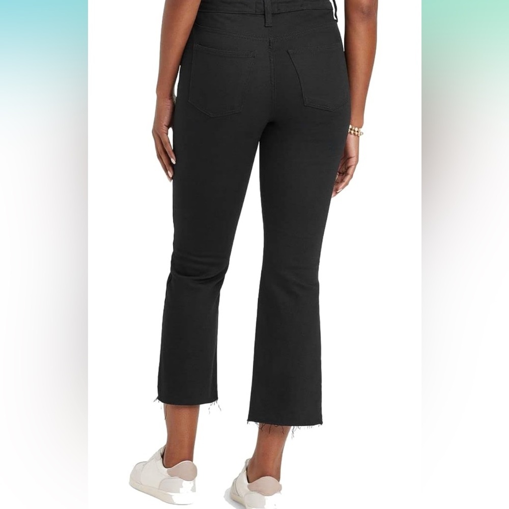 NWT Universal Thread Women's High-Rise Bootcut Cropped Jeans Black Wash Size 4 - Picture 2 of 3
